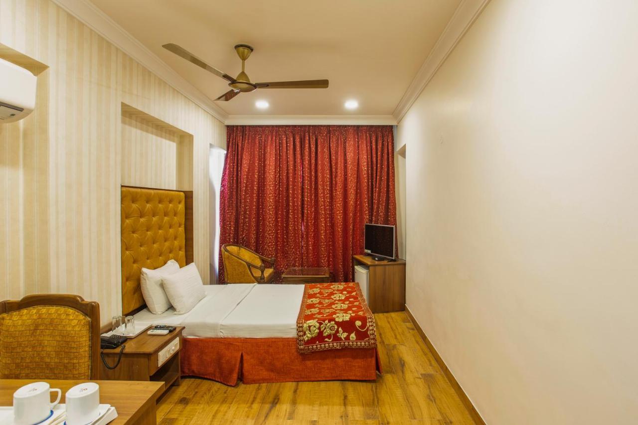 Hotel The Grand Regency Rajkot Exterior foto