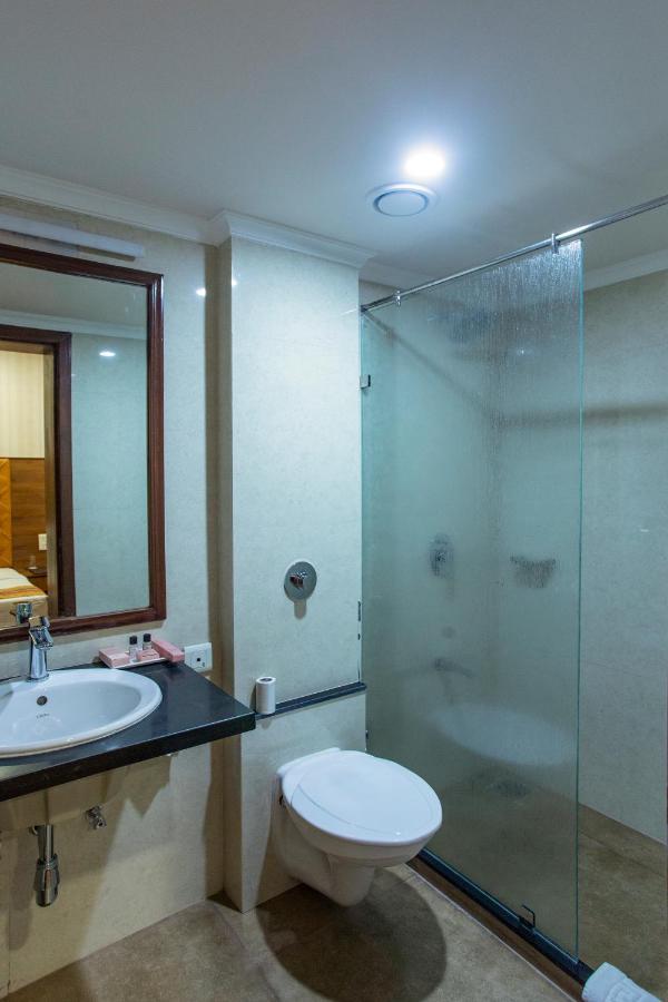 Hotel The Grand Regency Rajkot Exterior foto