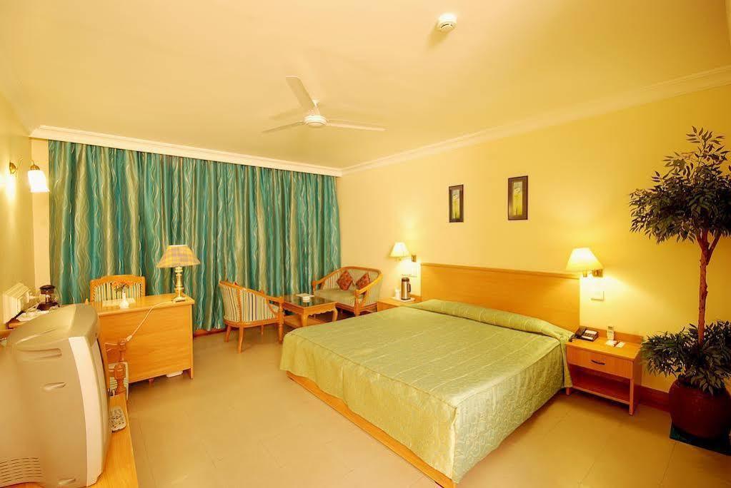 Hotel The Grand Regency Rajkot Exterior foto