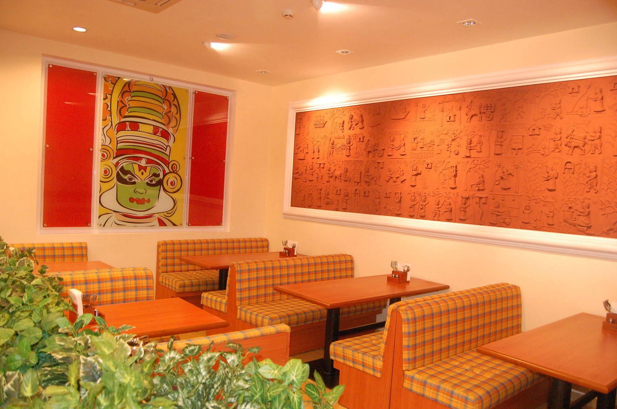 Hotel The Grand Regency Rajkot Exterior foto