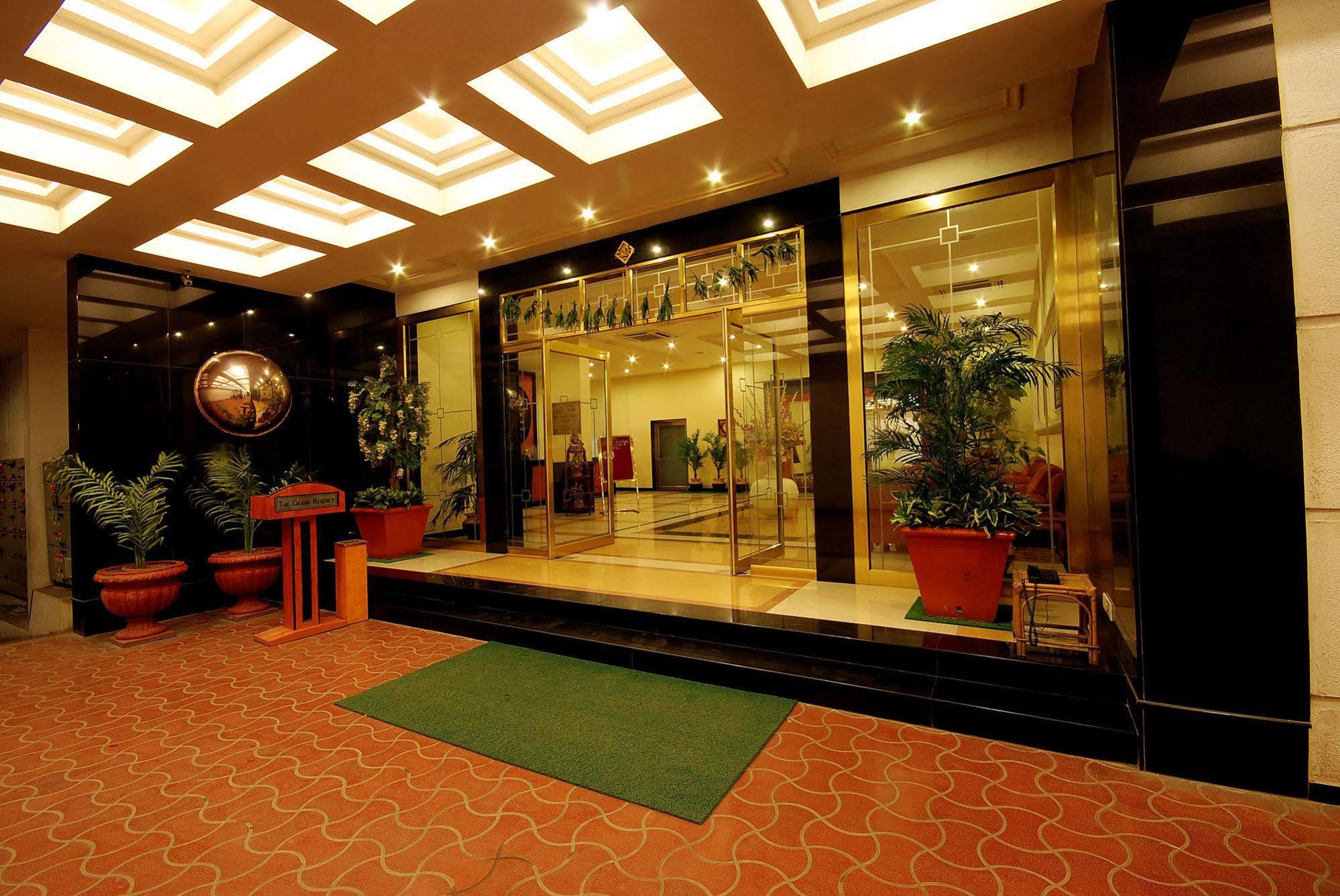 Hotel The Grand Regency Rajkot Exterior foto